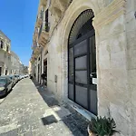 Tolomei House Holidays Sea View